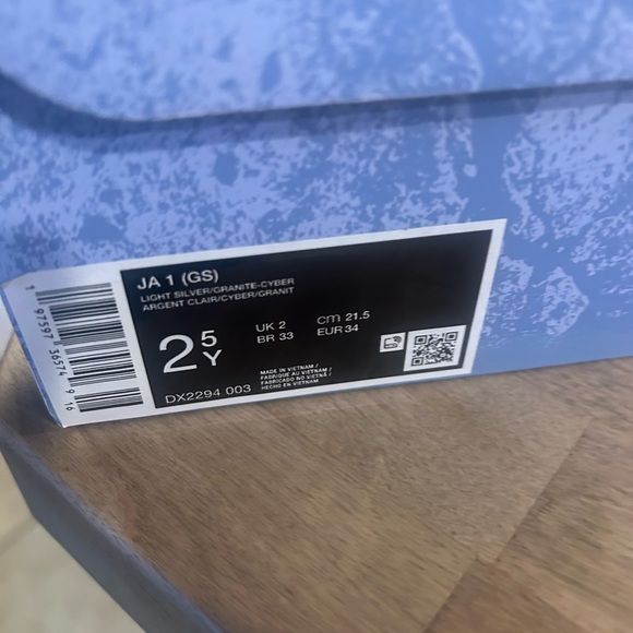 Nike Kids' Gray and Green Sneakers - Picture 5 of 5